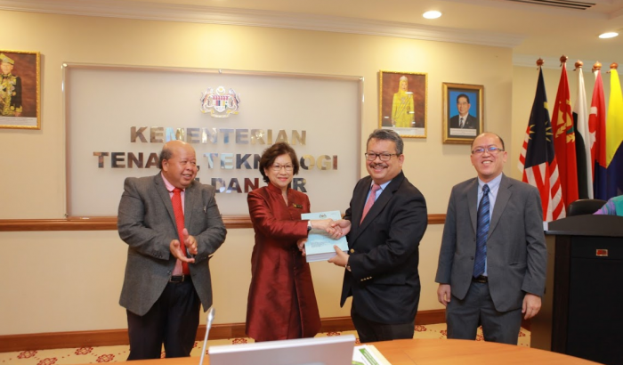 KeTTHA AND MMC ENTERS INTO AGREEMENT FOR   LANGAT SEWERAGE PROJECT